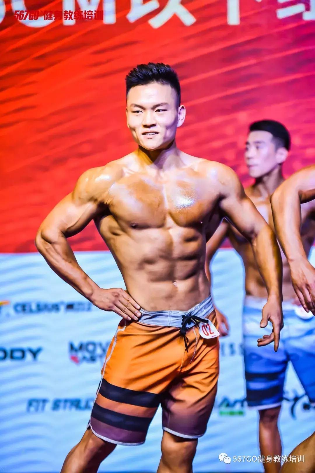 一不小心把校庆做成了健身交流大会！哈哈，有多热闹？戳这里