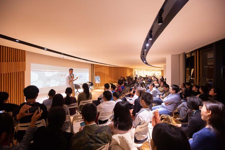 “二混子”陈磊：我不是作家，也不是漫画家，我只是知识传播者