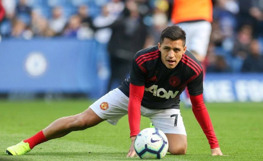 德国天王名利双丰收！智利巨星却沦为替补，加盟曼联或是错误选择