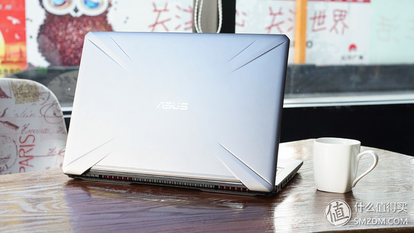 华硕飞行堡垒6代i7笔记本电脑测评,华硕飞行堡垒6plus拆机清灰教程