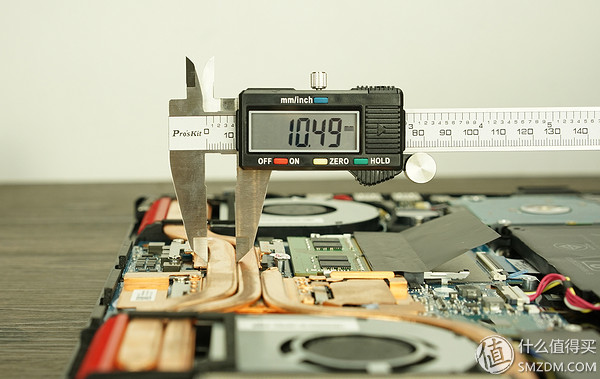 华硕飞行堡垒6代i7笔记本电脑测评,华硕飞行堡垒6plus拆机清灰教程