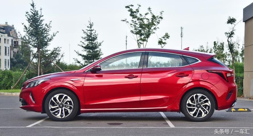 长安逸动xt和吉利帝豪哪个比较好,长安逸动xt二代两厢河北