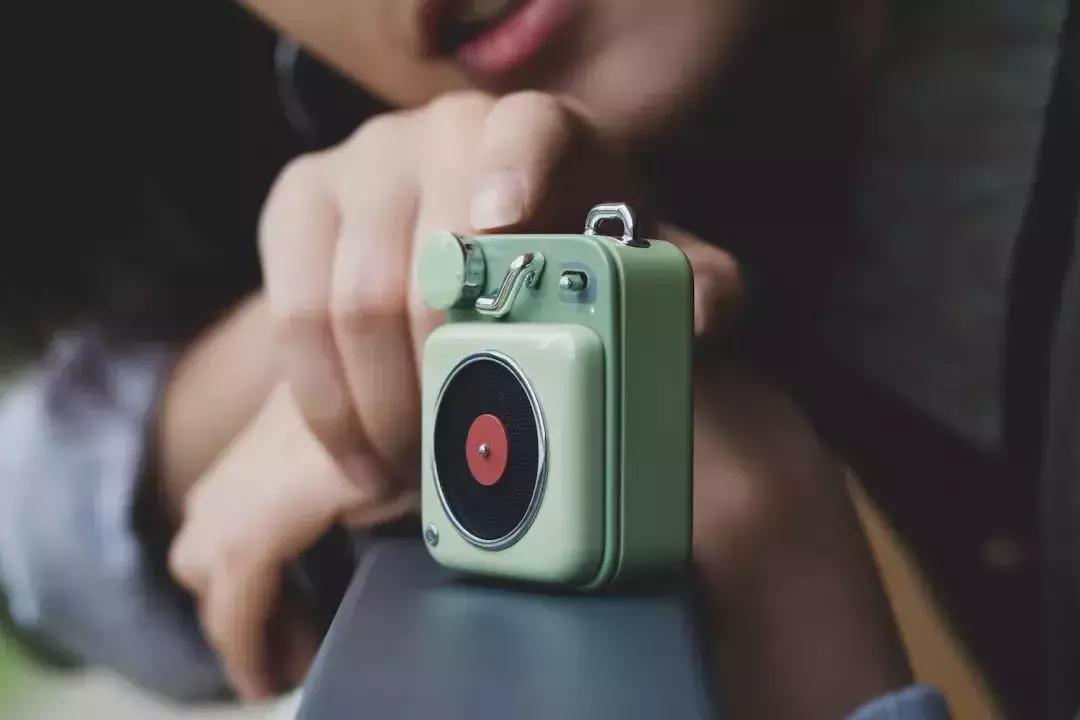 沙漠骆驼这首歌是哪一年流行的,沙漠骆驼歌词分析