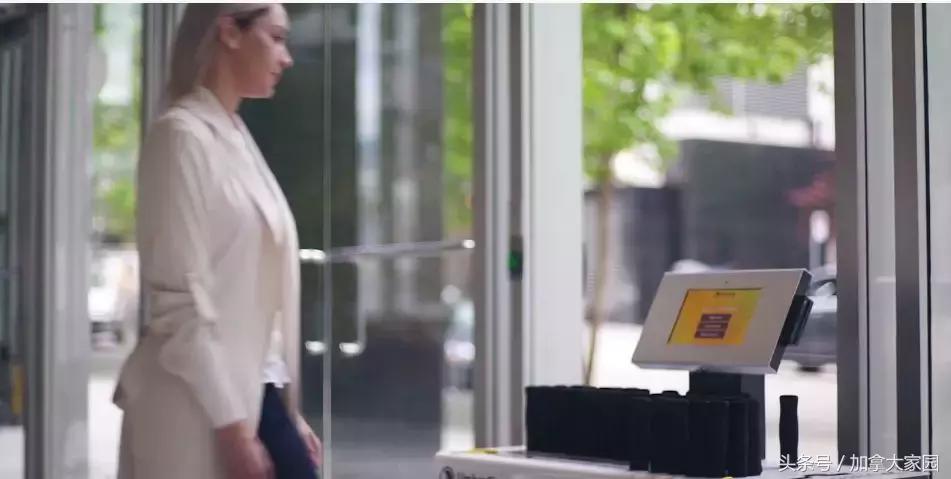 谁说加拿大人下雨不打伞？温哥华“小黄伞”生意好：扩大范围~