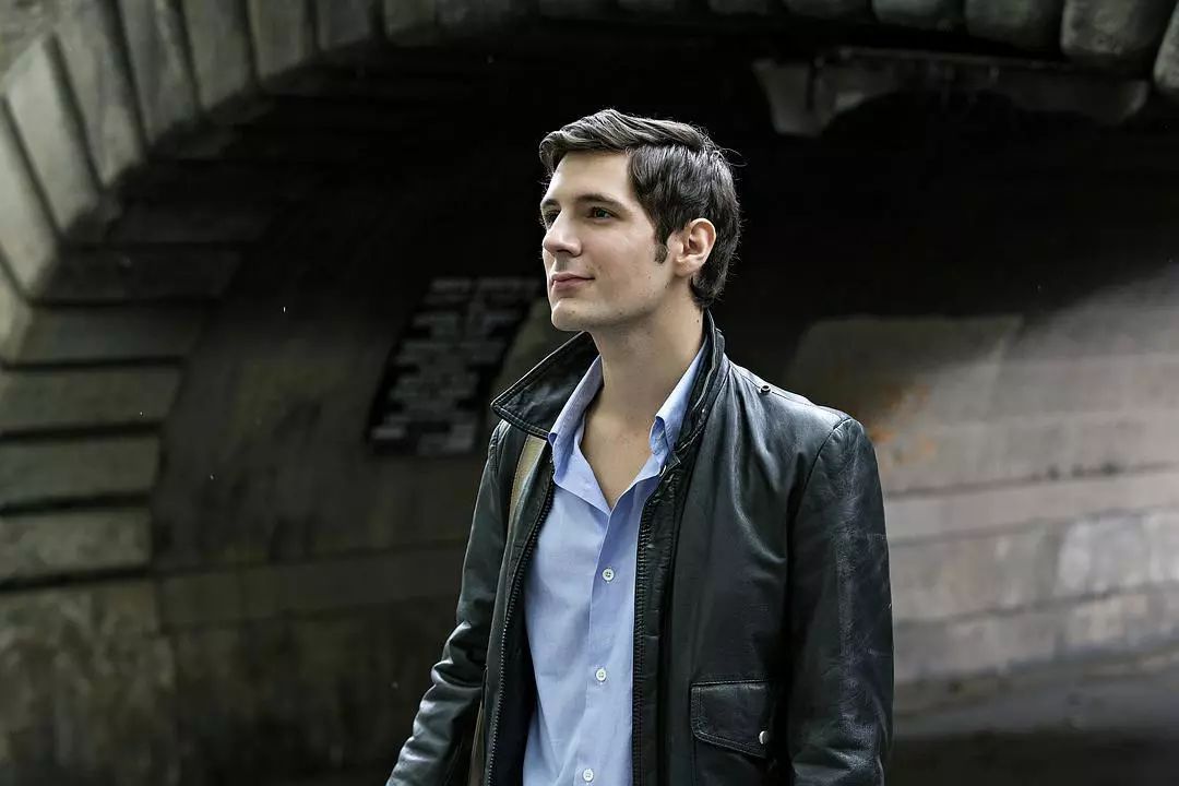 年度最佳同志题材电影《喜欢，轻吻，快跑》，小清新却大尺度？