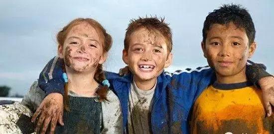 外国人发明悬浮背包的视频,美国人发明的一个小玩意