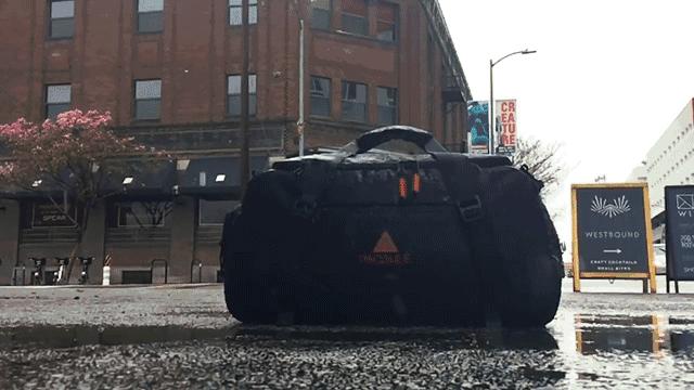 外国人发明悬浮背包的视频,美国人发明的一个小玩意