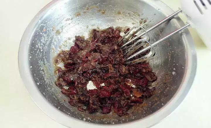 浓香的红枣糕，口感绵甜，小孩子和老人都很适合吃