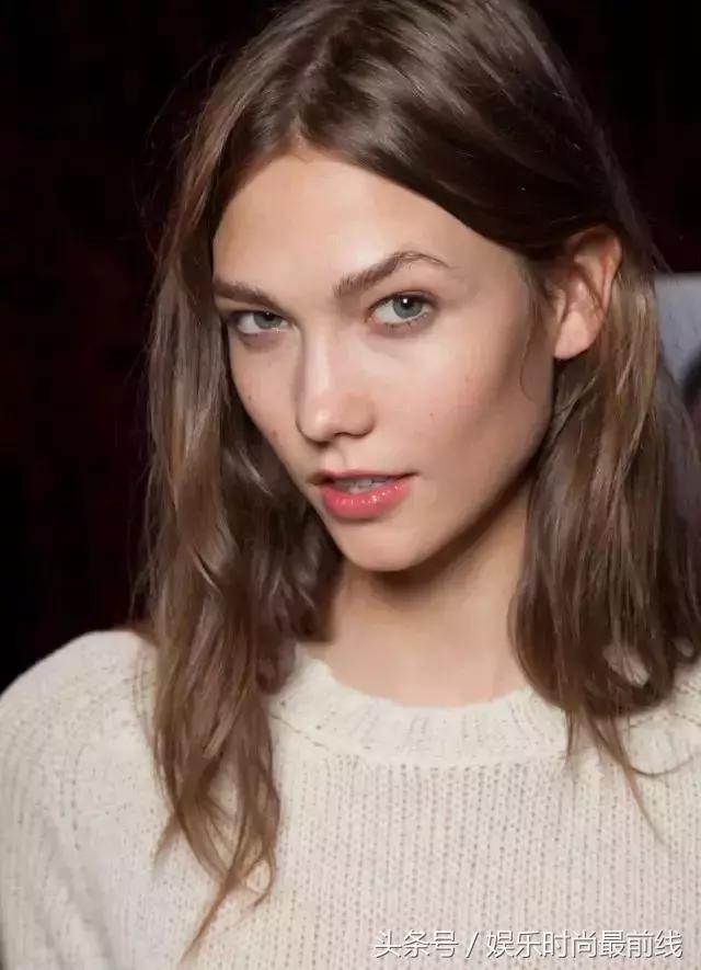 今年最流行的黄皮显白的染发颜色,黄皮显白发色hellobubble