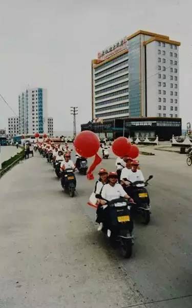 江阳现实版,我是江小白白酒图片