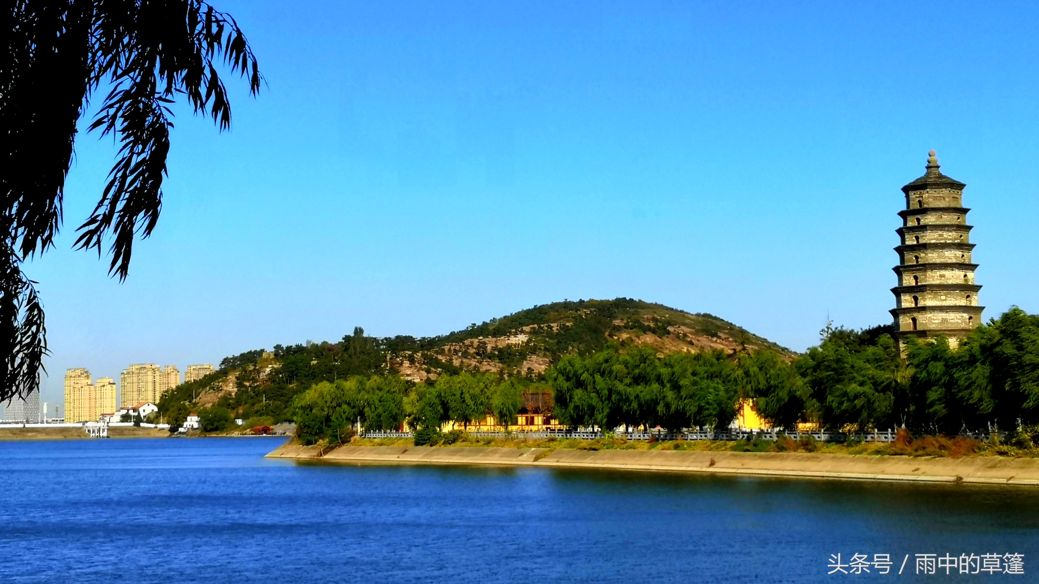 伴朝阳，屹立山顶；迎清风，临海听涛——在大自然中修正自我！