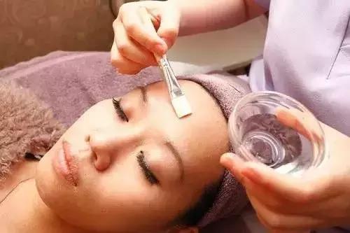 怎么淡化色斑小方法视频,怎么样淡化色斑食疗