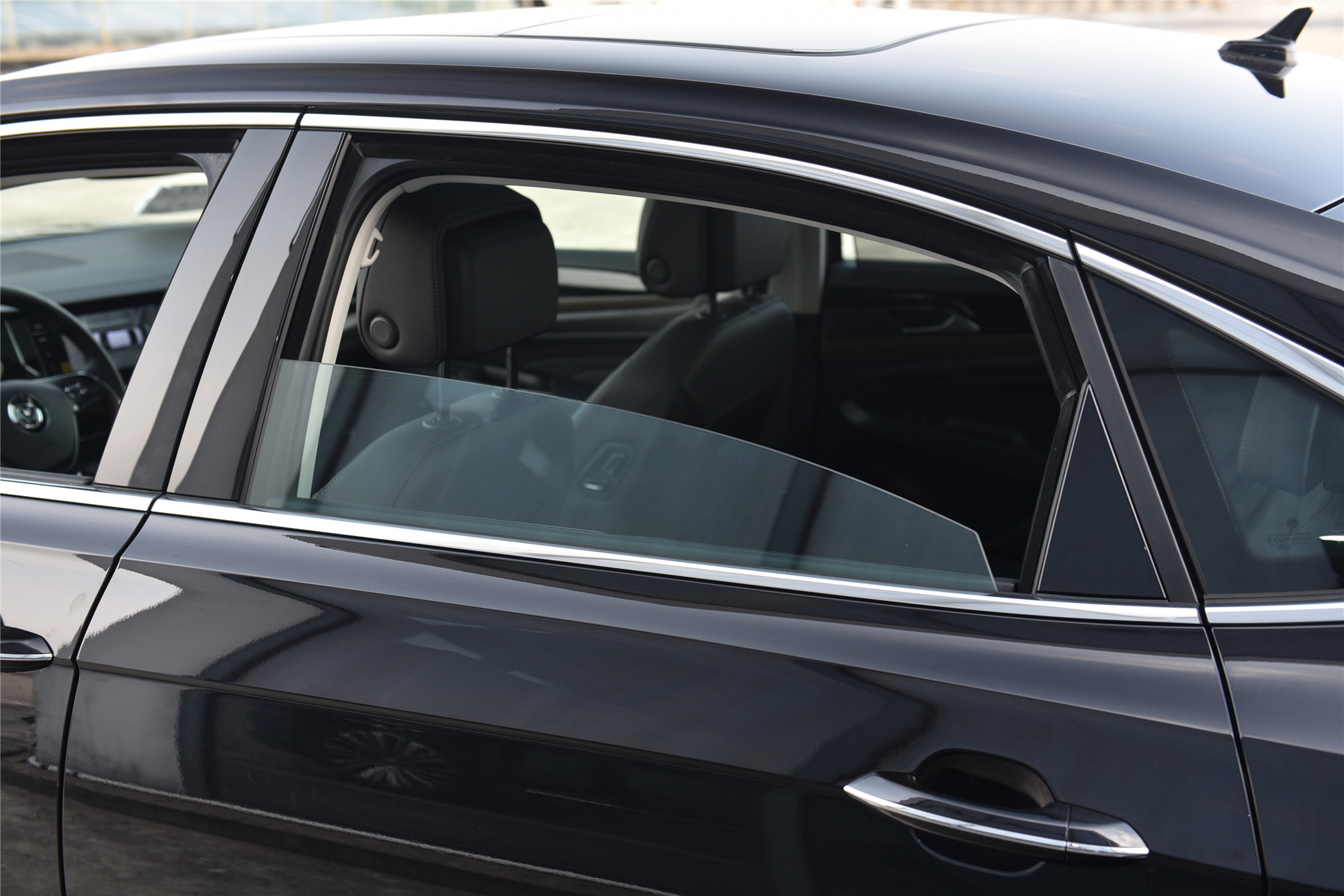 帕萨特途昂怎么选,途昂和帕萨特对比