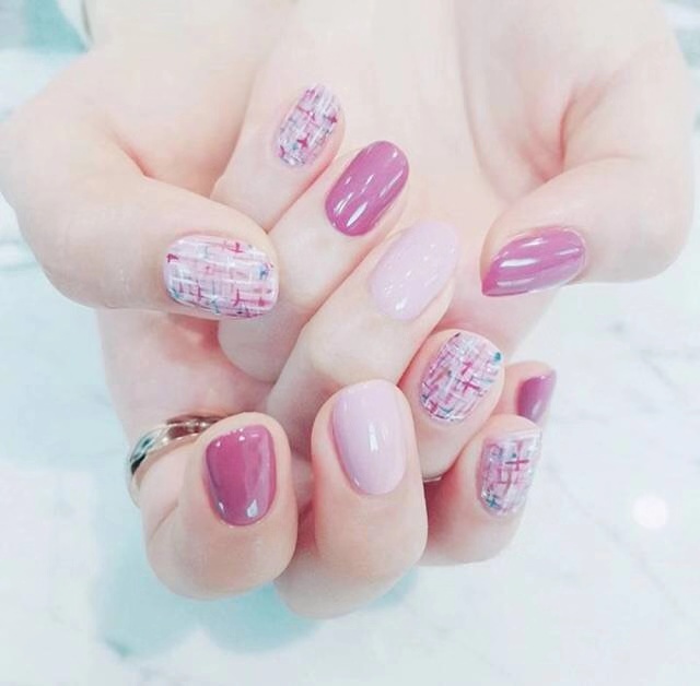 秋冬气质美甲显白法式,美甲调色秋冬短款美甲