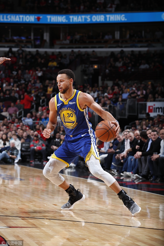 汤神回归穿的篮球鞋,汤神签约安踏前穿什么鞋