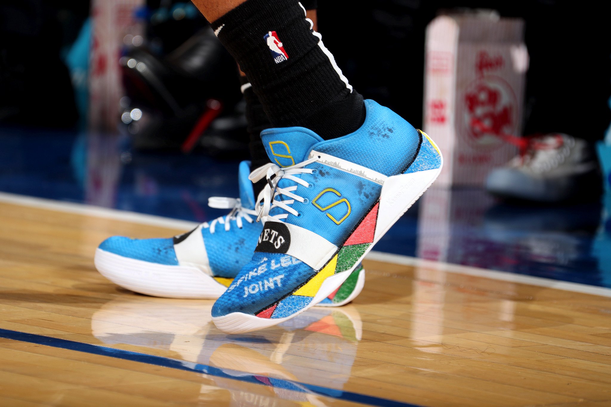 汤神回归穿的篮球鞋,汤神签约安踏前穿什么鞋