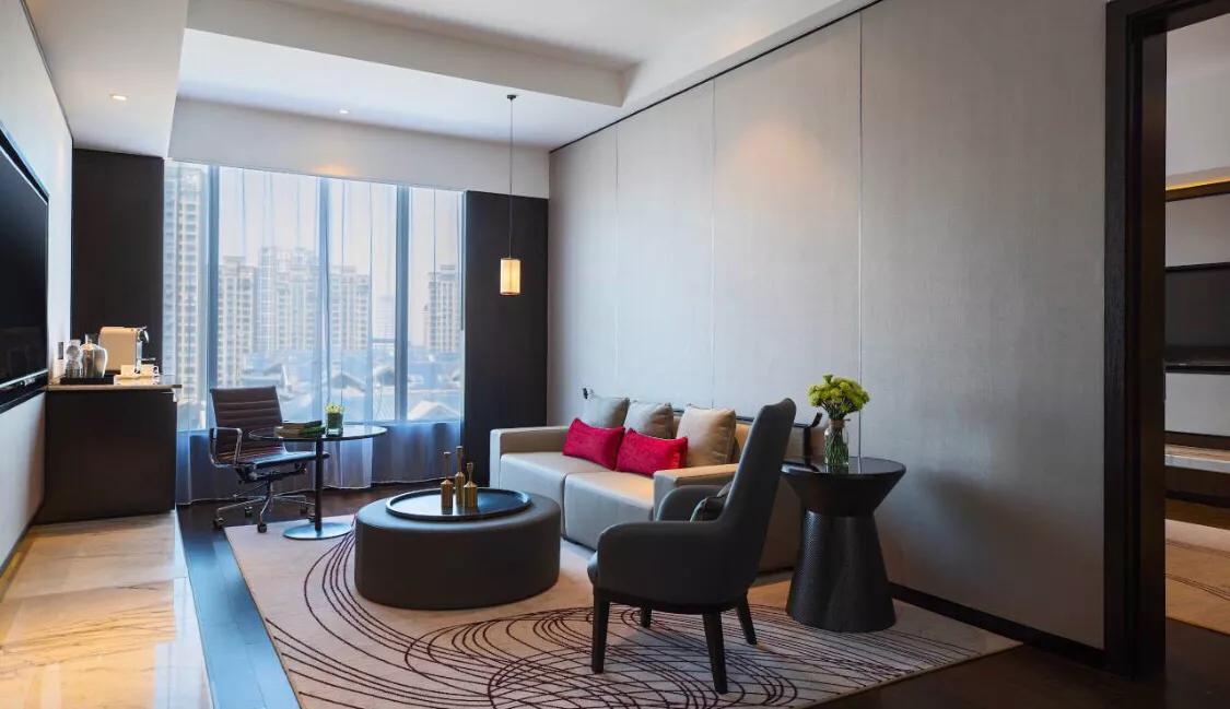 开始转型的万丽酒店焕然一新！时尚？炫酷？