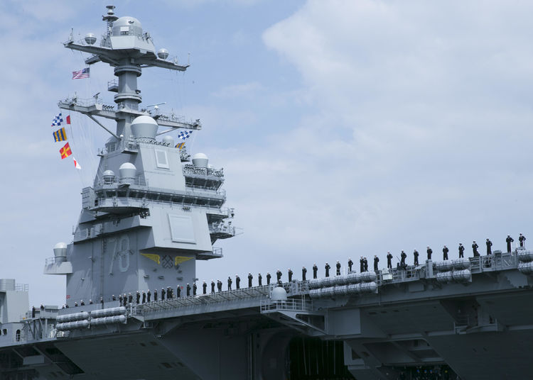 最大的航母能容纳多少人,世界最大的航母容纳多少人