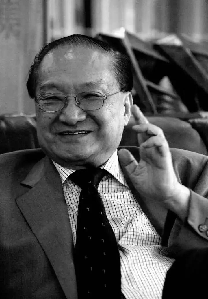 世间再无金大侠，射雕英雄成绝响！