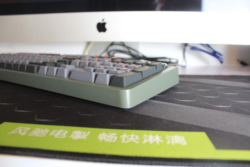 青轴红轴茶轴电竞游戏电脑,青轴全键无冲电竞键盘