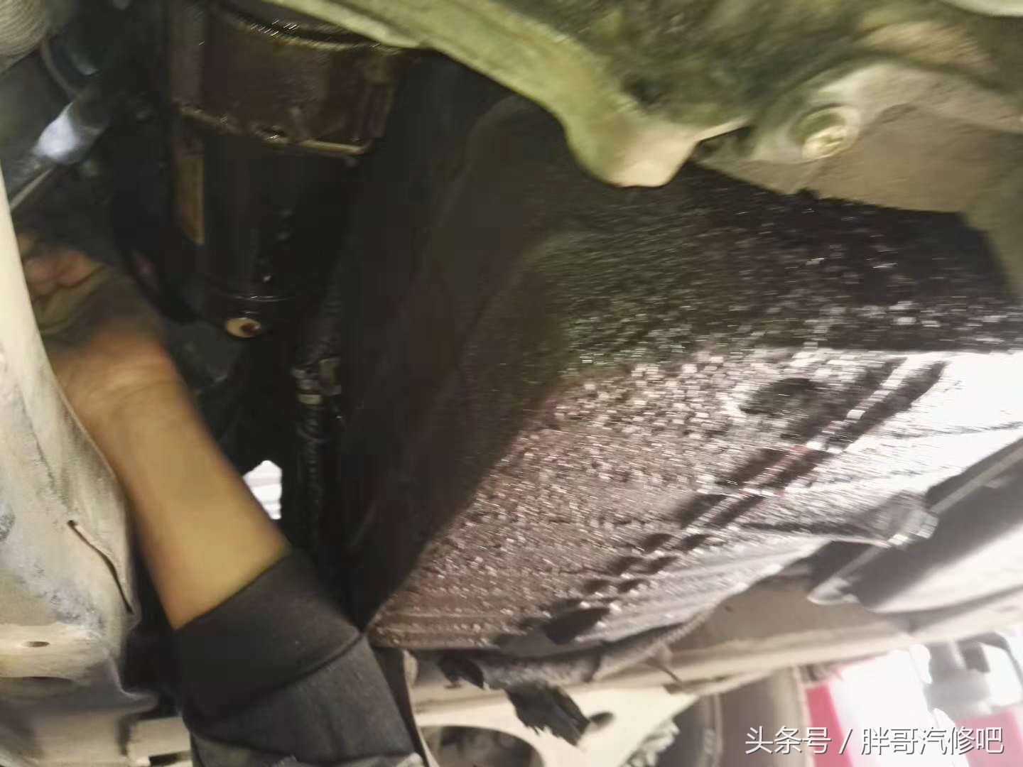 燃油堵塞传感器常见故障解析,发动机机油感应塞漏油