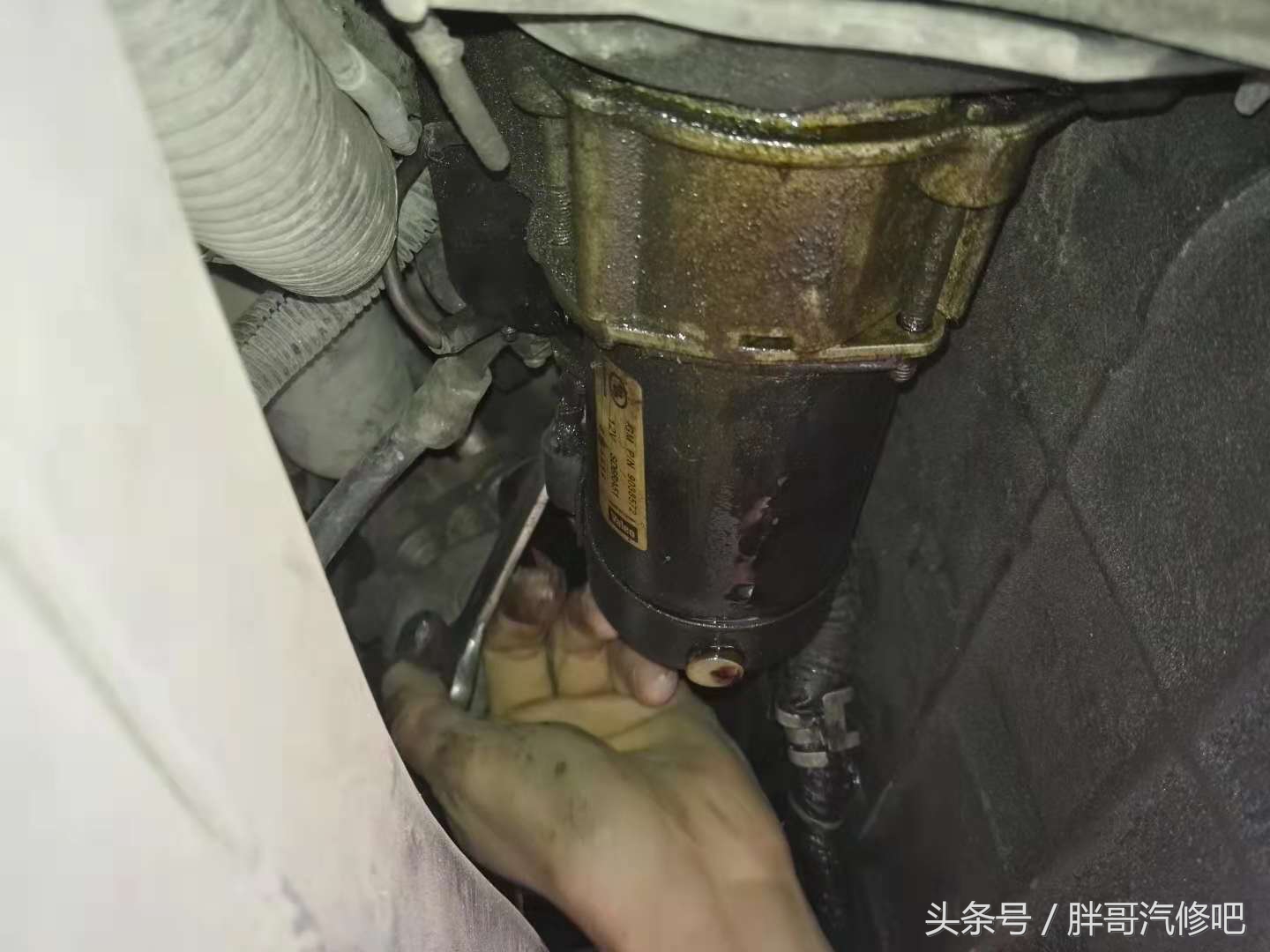 燃油堵塞传感器常见故障解析,发动机机油感应塞漏油