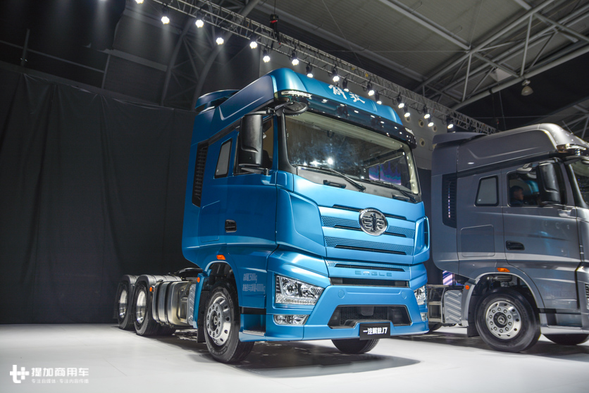 9.6解放j7跟解放jh6哪个配置高,解放j7新款和j7老款区别