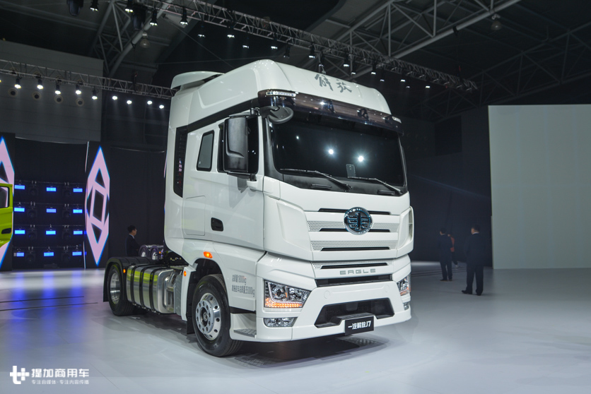 9.6解放j7跟解放jh6哪个配置高,解放j7新款和j7老款区别