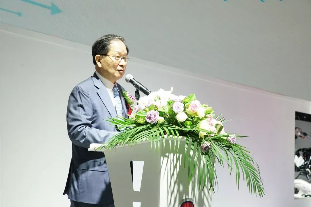 五羊本田最新款电动自行车,电动三轮电摩