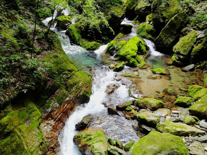 天生桥自然成形的石桥,天生桥喀斯特