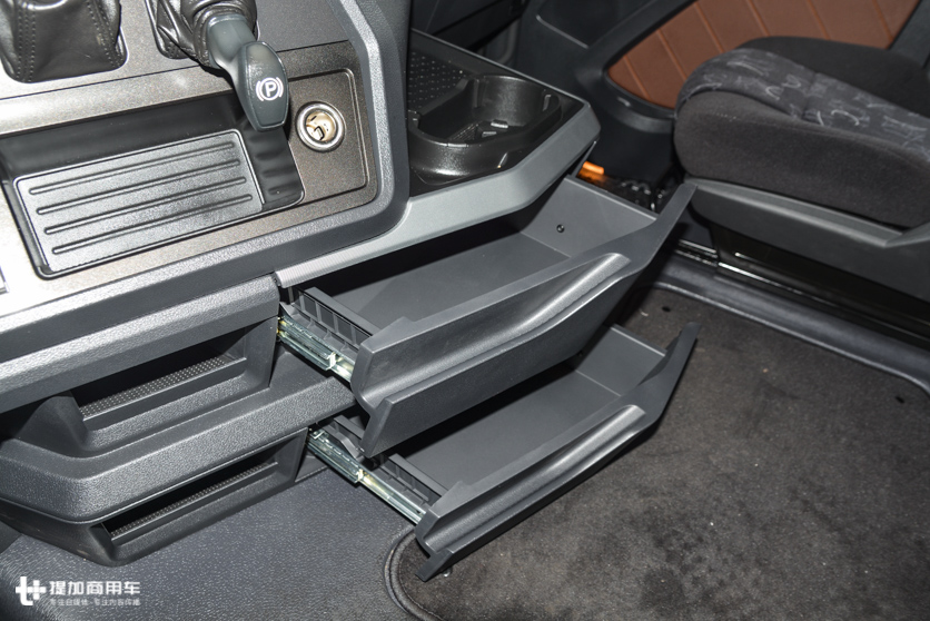 9.6解放j7跟解放jh6哪个配置高,解放j7新款和j7老款区别