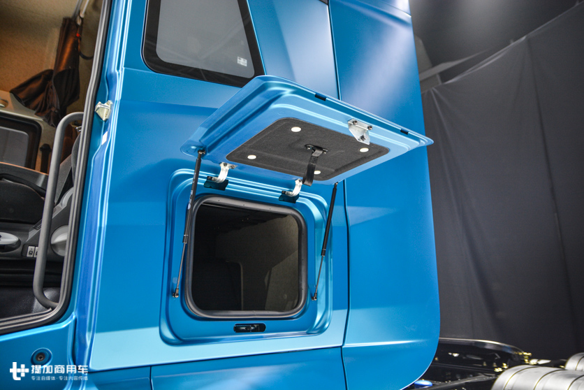 9.6解放j7跟解放jh6哪个配置高,解放j7新款和j7老款区别