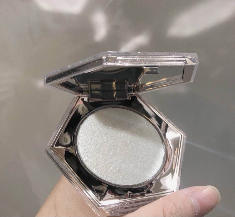 堪比整容的小技巧,塌鼻梁高光修容教程