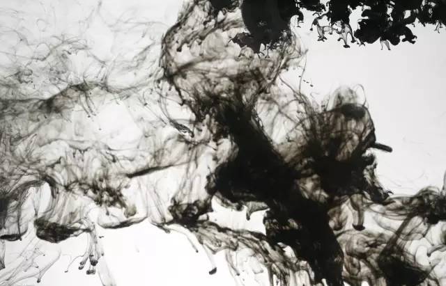 墨水沾到衣服能洗干净吗,衣服上面有笔墨水用什么可以洗掉