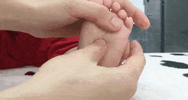 婴儿推拿出事的新闻,四个月宝宝推拿死亡最新报道