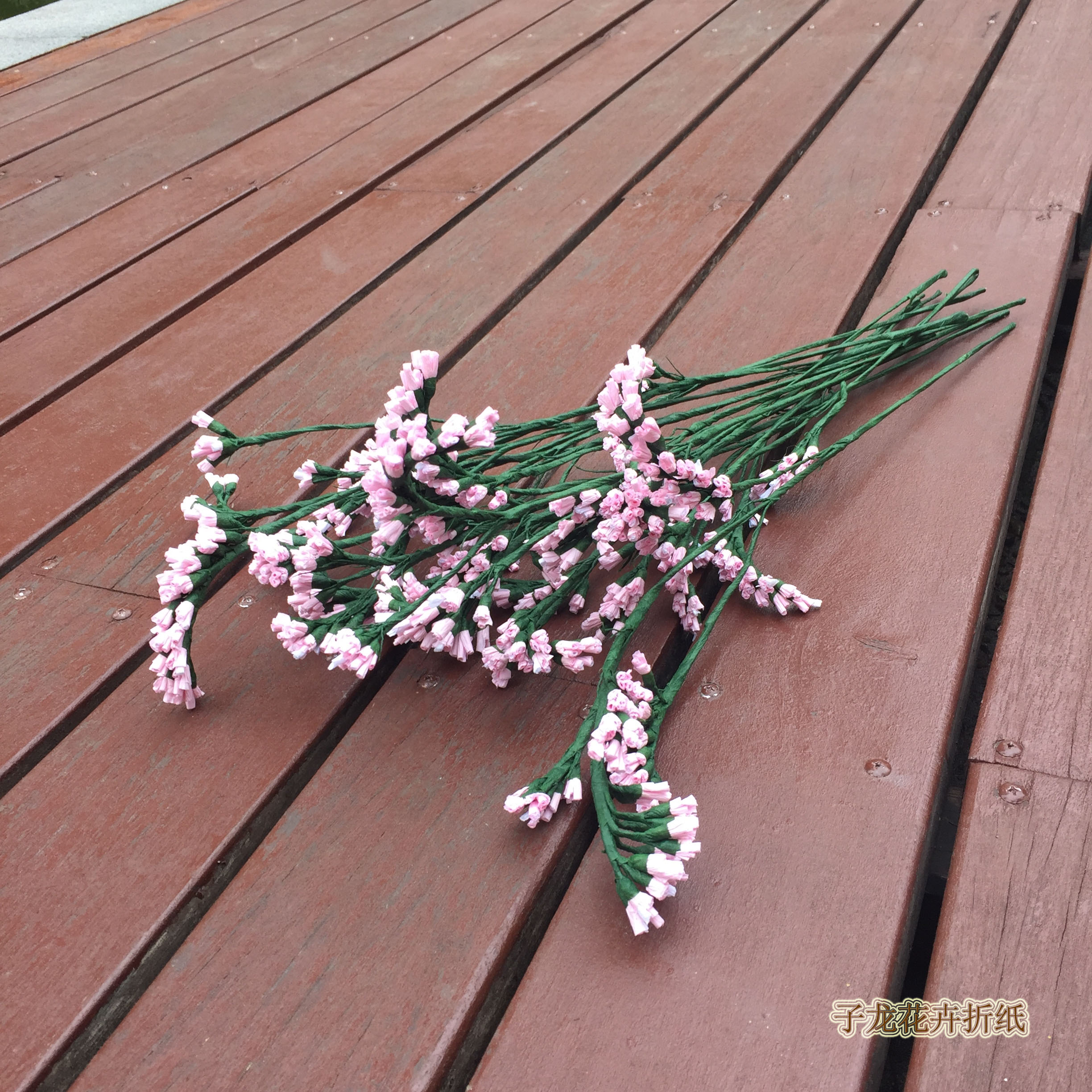 折纸花束教程简单,勿忘我皱纹纸花朵做法大全