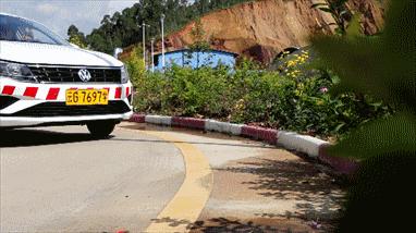学车考驾照必备机器人教学,学车机器人教练好吗