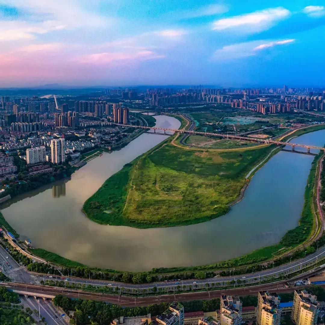 长沙：从心忧天下到快乐中国