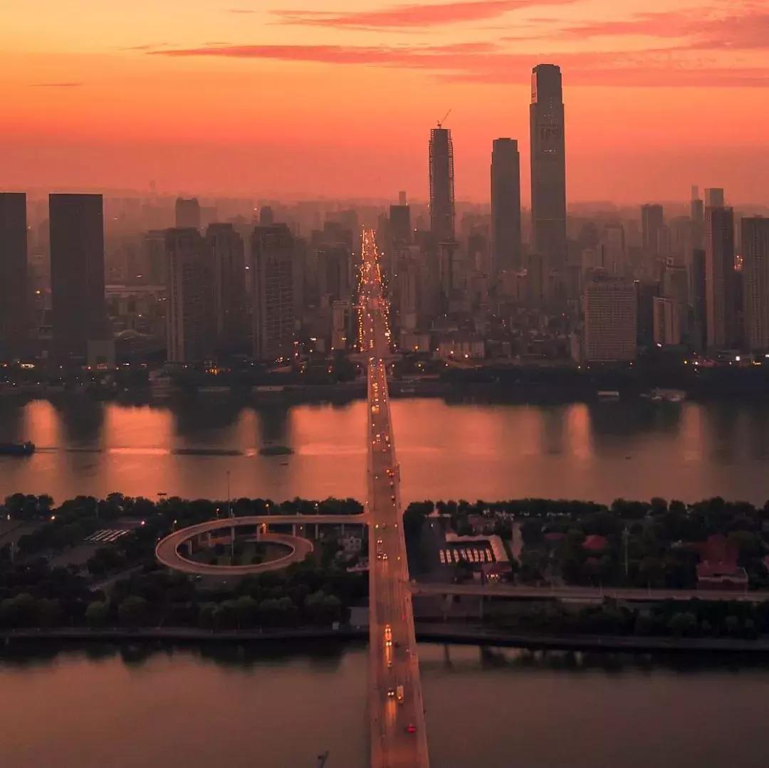 长沙：从心忧天下到快乐中国