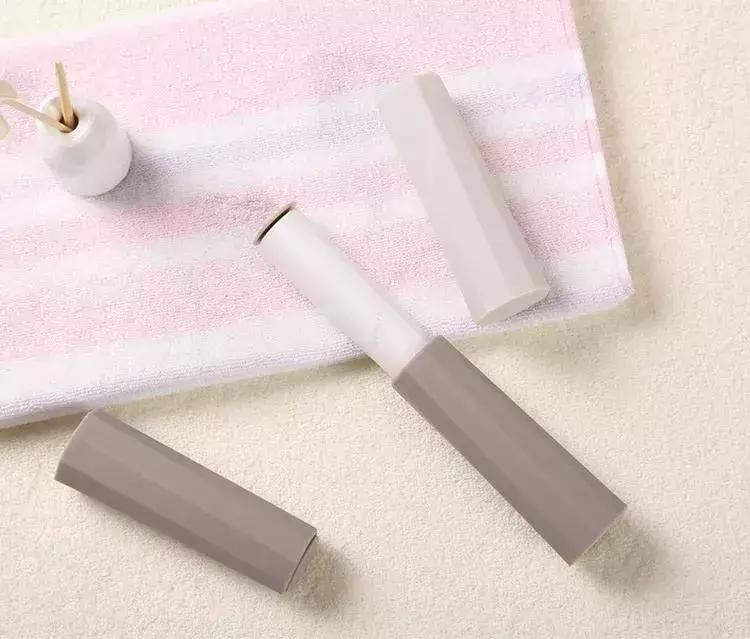 彻底消灭大衣尘屑?超实用的粘毛筒,值得我安利一整季!