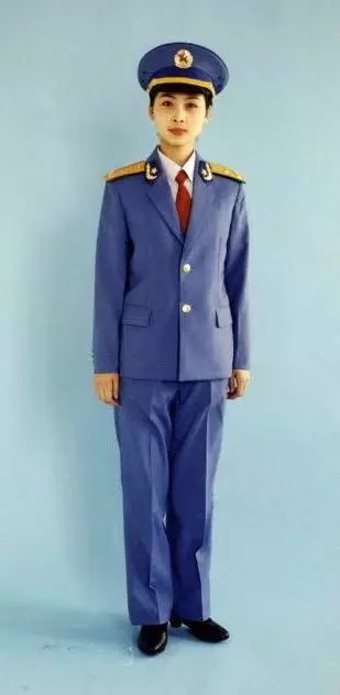 我国军礼服,军礼服哪年有