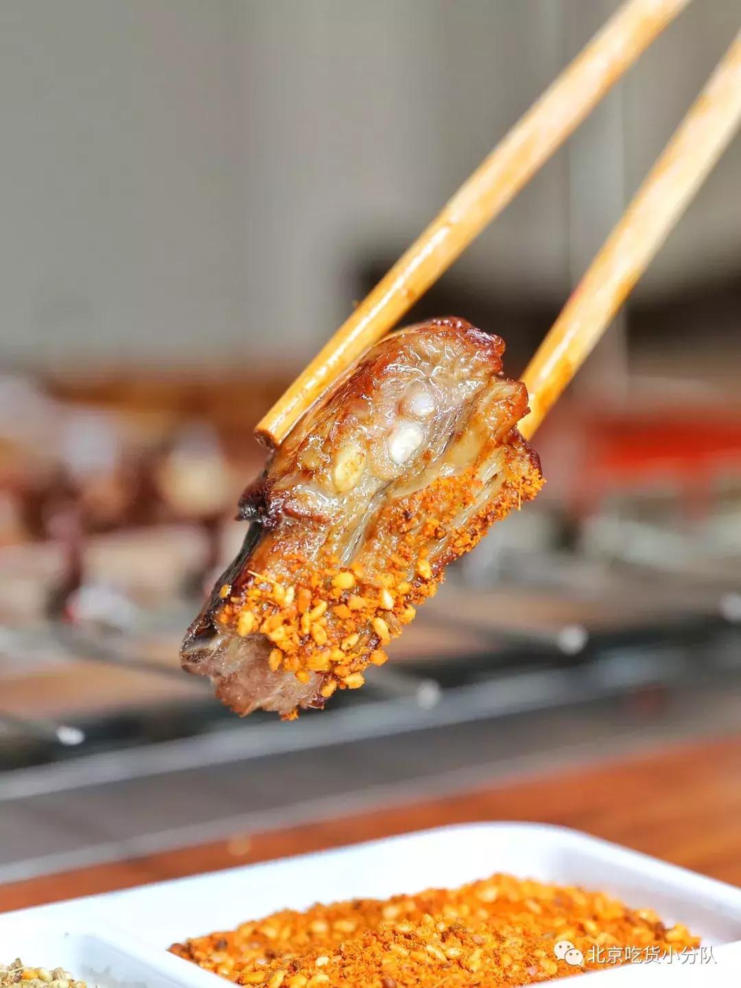 东北铁锅炖大缸烤串,东北大缸烤串视频