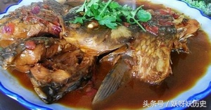 炖鱼的家常做法大全简单好吃,东北五花肉炖鱼豆腐的家常做法