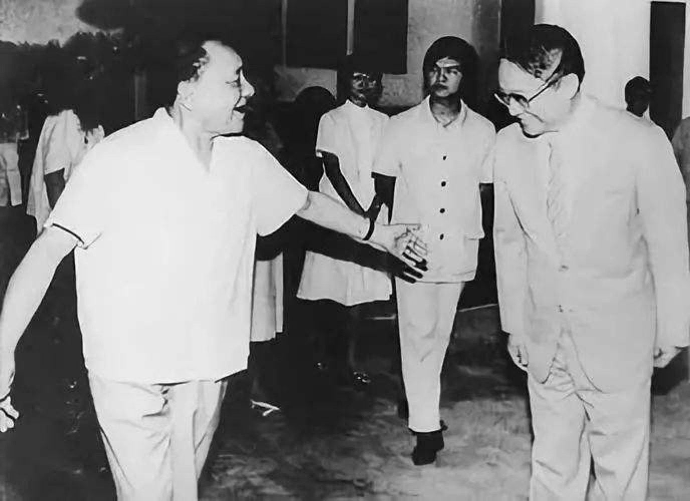 金庸是读者最多的小说家吗,金庸我最牛