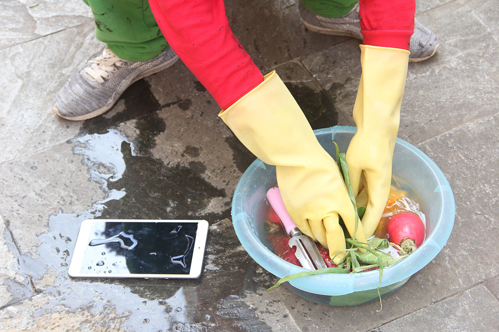 平板脏了不需要清洁剂就能干净,平板太脏了该怎样洗干净
