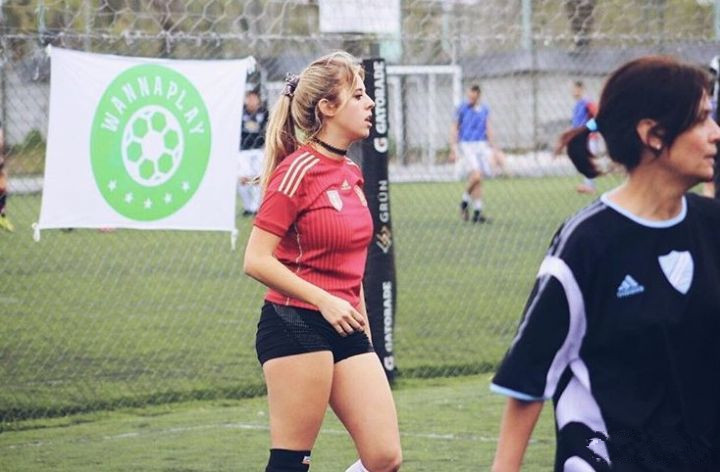 一名女子做缩胸手术,网球女运动员缩胸手术