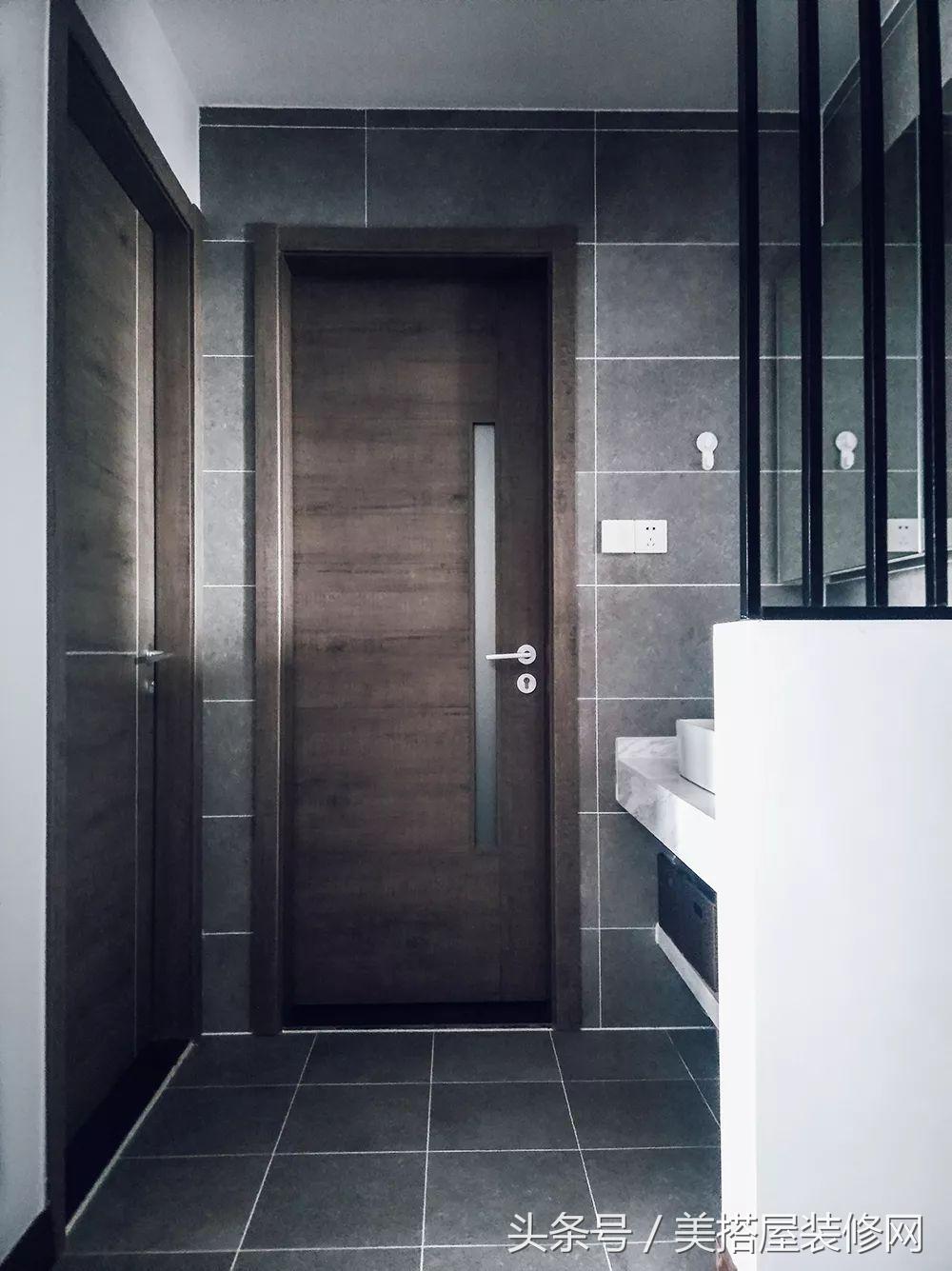 卫生间木门发霉怎么补救,卫生间的木门套会不会受潮腐烂