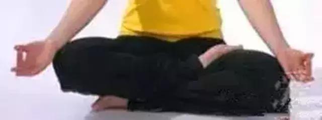 用这种坐法竟能打通全身经络，调节一切慢性病！后悔知道太晚