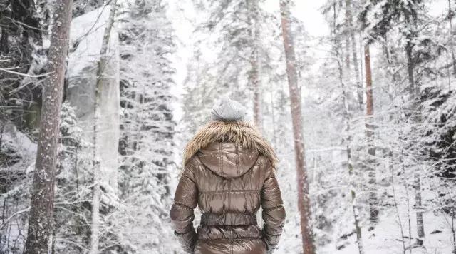 羽绒服应该含绒多少才暖和,羽绒服含绒量怎么计算
