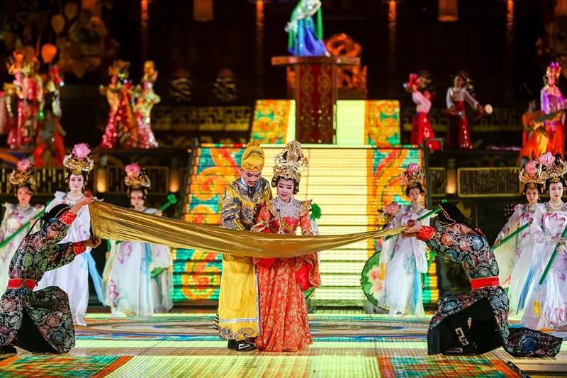 视觉震撼长恨歌演出,长恨歌一场演出多少人